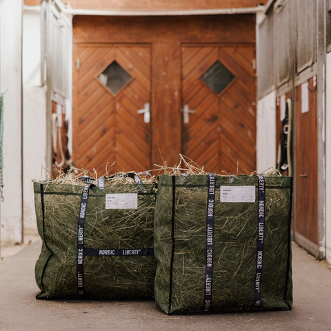 Hø pose til hest i oliven – kompakt HAY BAG fra Nordic Liberty